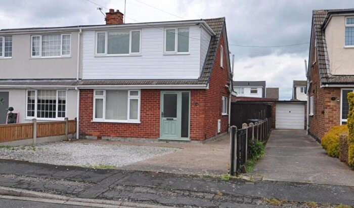 3 Bedroom Semi-Detached House For Sale In Hartland Crescent, Edenthorpe, Doncaster, DN3