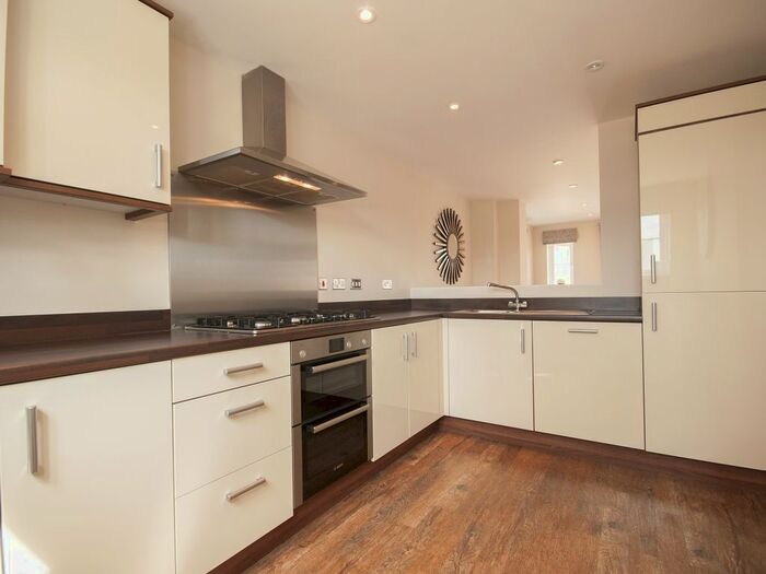 4 Bedroom Detached House To Rent In Whitelands Way, Bicester, OX26