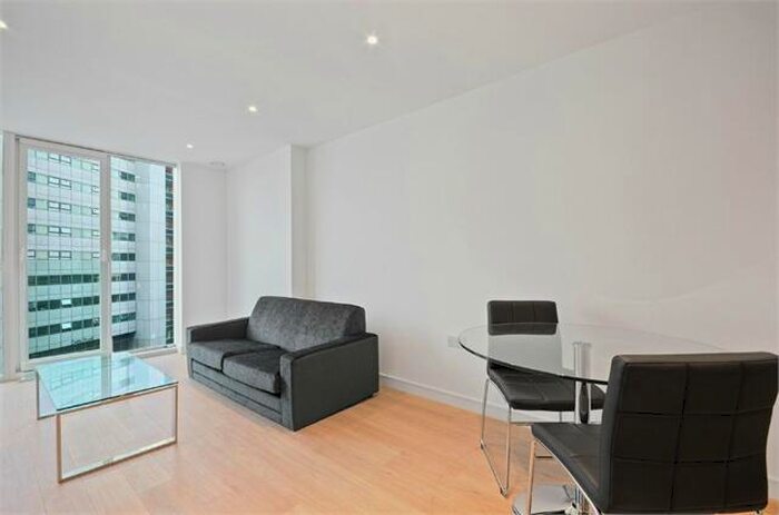 1 Bedroom Apartment To Rent In Pinnacle Apartments, Saffron Central Square, Croydon, CR0