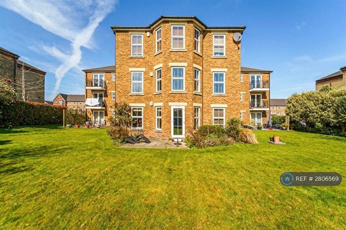 2 Bedroom Flat To Rent In Horton Crescent, Epsom, KT19