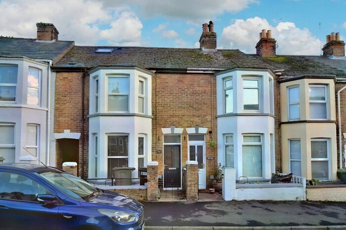 4 Bedroom Terraced House To Rent In Pelham Road, Cowes, PO31