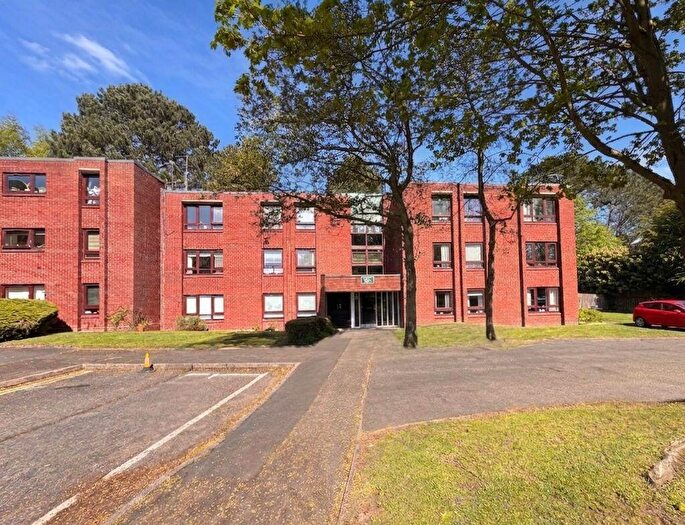 2 Bedroom Flat For Sale In Rowan Court, Four Oaks, Sutton Coldfield, B74