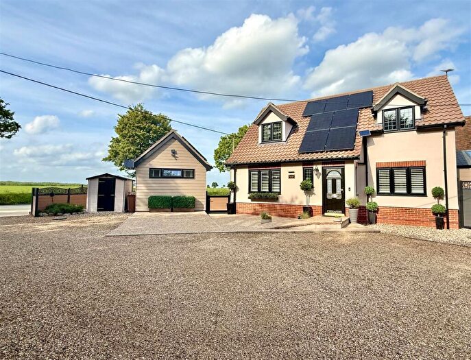 3 Bedroom Detached House For Sale In Lower Farm Road, Ringshall, Stowmarket, IP14