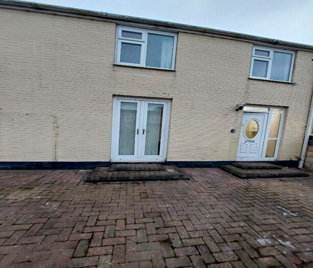 3 Bedroom Semi-Detached House To Rent In Kirkstone Avenue, Peterlee, SR8