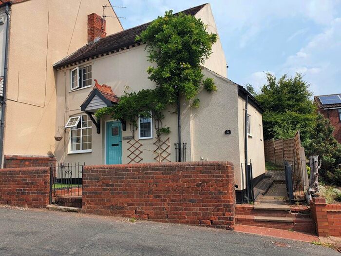 2 Bedroom House To Rent In Lodgefield Road, Halesowen, B62