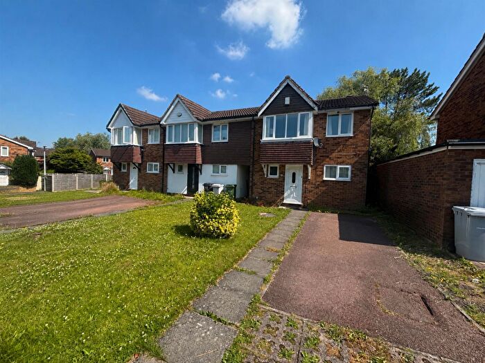 3 Bedroom End Of Terrace House For Sale In Larchwood Drive, Wilmslow, Cheshire, SK9
