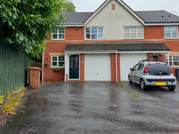 3 Bedroom Semi-Detached House To Rent In Checkley Close, Shirley, Solihull, B90