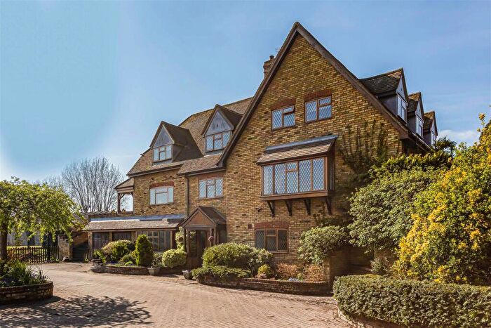 4 Bedroom Detached House For Sale In Substantial Detached Family Home - Chapmore End, SG12