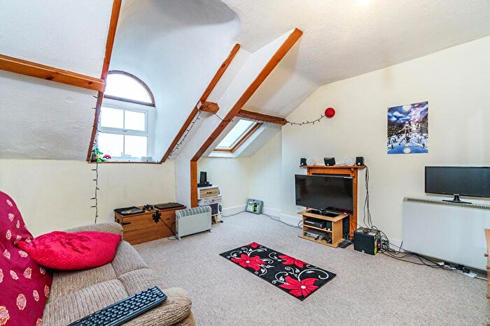 1 Bedroom Flat To Rent In Moor View Terrace, Plymouth, Devon, PL4