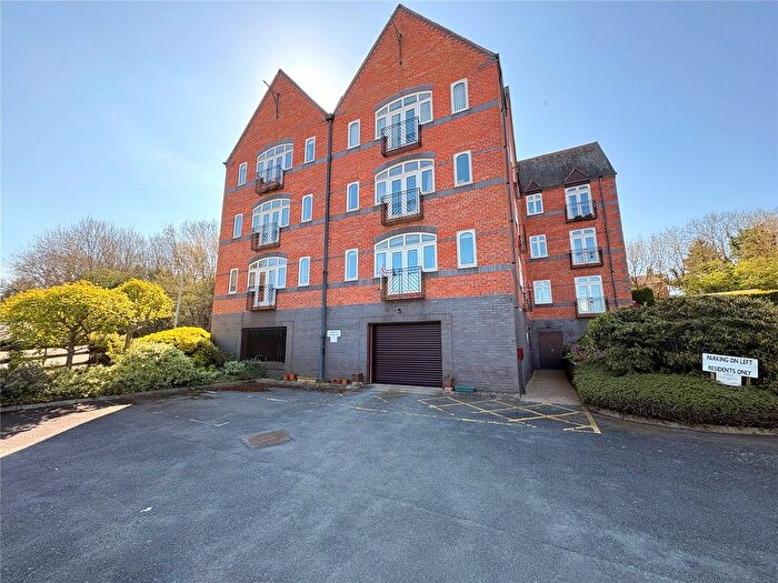 2 Bedroom Flat For Sale In Brindley Court, Braunston, Northamptonshire, NN11