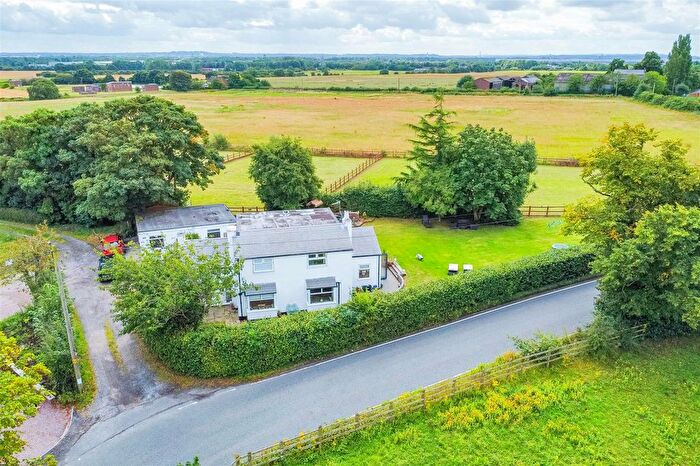 3 Bedroom Cottage For Sale In Tan House Lane, Burtonwood, Warrington, WA5