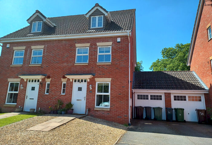 3 Bedroom Semi-Detached House To Rent In Tudor Coppice, Solihull, West Midlands, B91