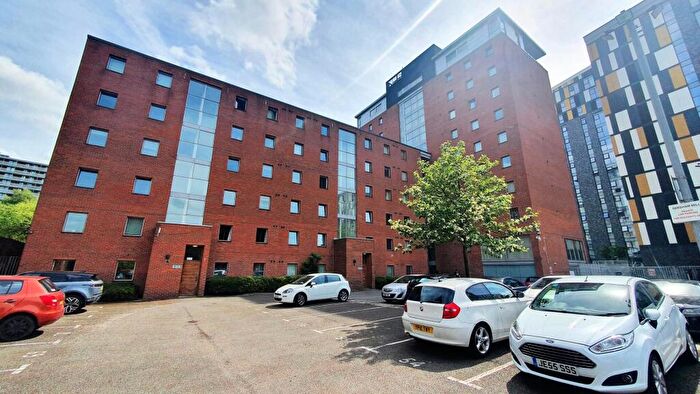 2 Bedroom Apartment To Rent In The Mill, South Hall St, M5