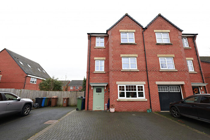 4 Bedroom Semi Detached House For Sale In Littlemoss Close, Audenshaw, M34