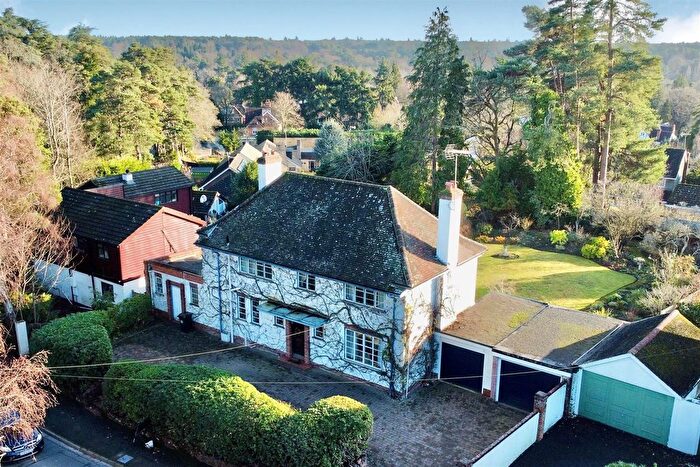 5 Bedroom Property For Sale In Crawley Hill, Camberley, GU15