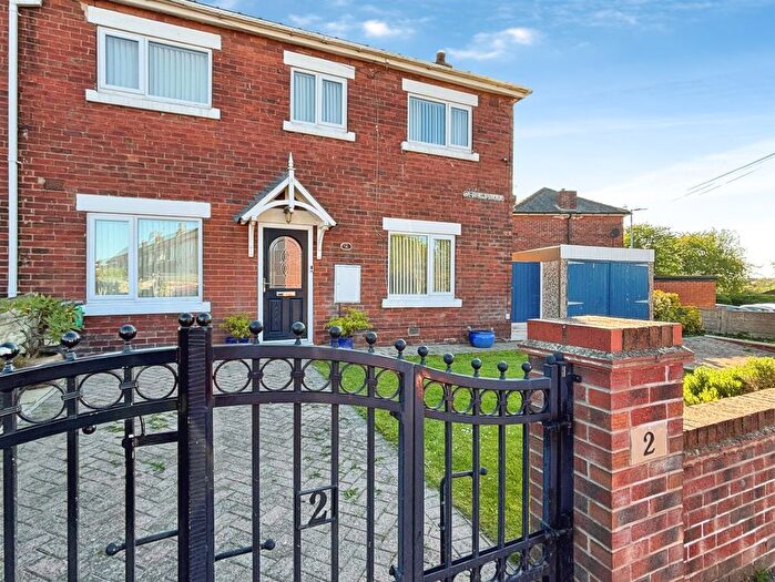 3 Bedroom End Terrace House For Sale In St. Oswald Avenue, Pontefract, WF8