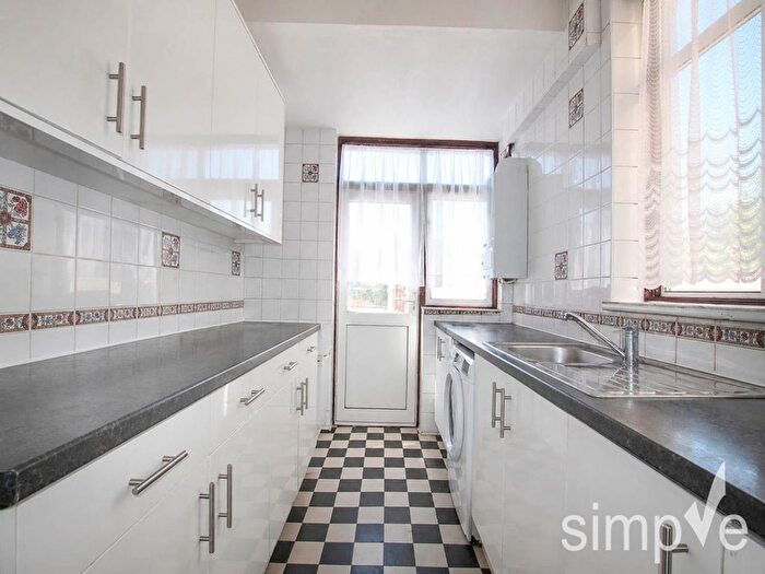 3 Bedroom Property To Rent In Hamilton Road, Hayes, Middlesex, UB3