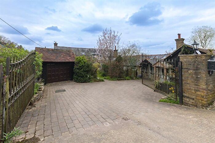 5 Bedroom Property To Rent In Glenmore Road, Crowborough, TN6