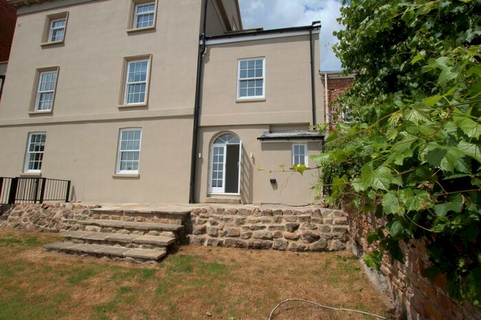 3 Bedroom Flat To Rent In Derby Road, Lenton, Nottingham, NG7