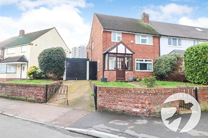 3 Bedroom Semi Detached House For Sale In Newbery Road, Slade Green, Kent, DA8