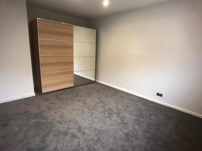 2 Bedroom Apartment To Rent In Lane End Court, Leeds, LS17