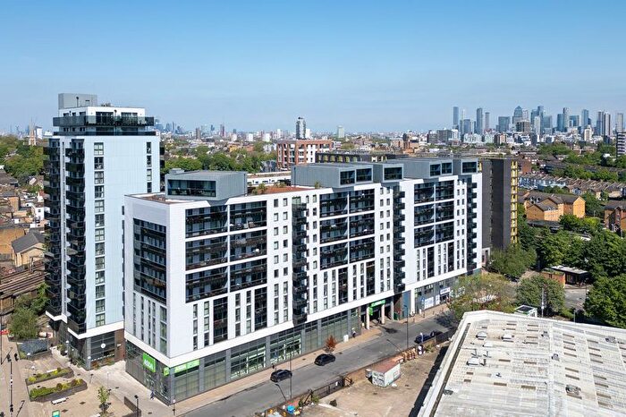 2 Bedroom Flat To Rent In Lindsay Court, Lewisham, SE13