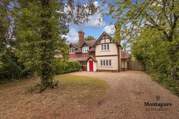 3 Bedroom Semi-Detached House For Sale In Griffins Wood, Epping, CM16