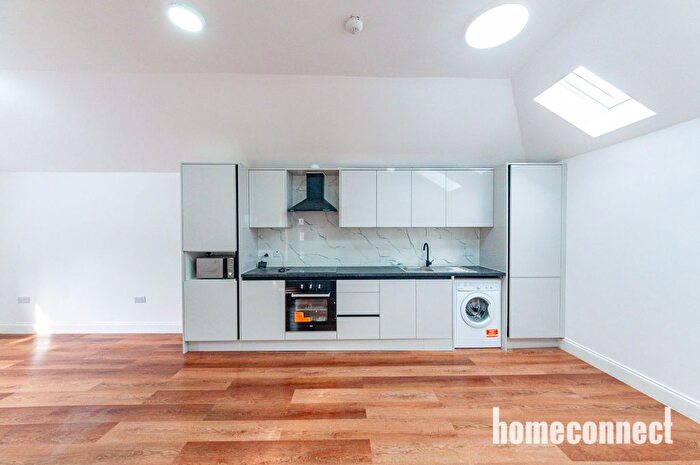 1 Bedroom Bungalow To Rent In Ashurst Drive, Ilford, IG2