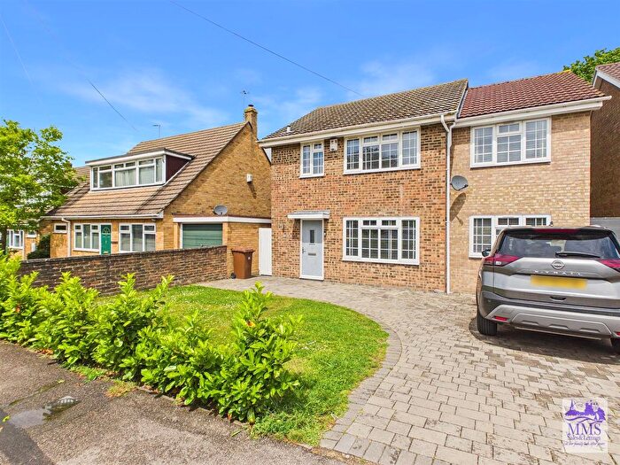 4 Bedroom Detached House For Sale In Milton Avenue, Cliffe Woods, Rochester, ME3