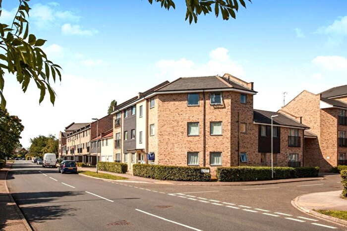 1 Bedroom Apartment For Sale In Woodhead Drive, Cambridge, CB4