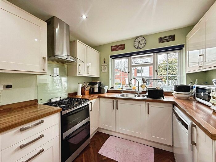 4 Bedroom Detached House For Sale In The Brambles, Crowthorne, RG45