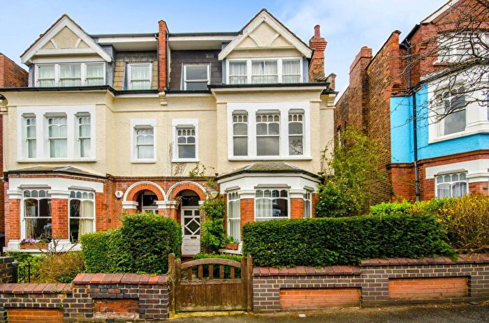 2 Bedroom Flat To Rent In Talbot Road, Highgate, London, N6
