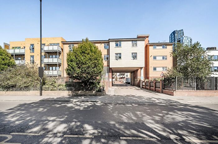 2 Bedroom Flat For Sale In Groombridge Court, Hogarth Crescent, Croydon, CR0