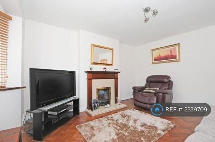 2 Bedroom Flat To Rent In Durham Rd, Bromley, BR2