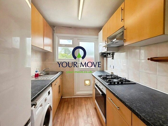 3 Bedroom Semi Detached House To Rent In Lavender Avenue, Worcester Park, KT4