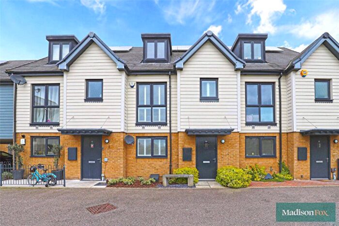 4 Bedroom House To Rent In Becket Close, Woodford Green, IG8