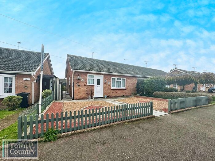 1 Bedroom Bungalow For Sale In Greenhurst Road, Brightlingsea, CO7