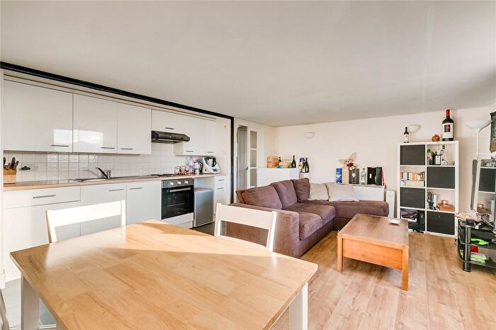 1 Bedroom Flat To Rent In Park South, Austin Road, London, SW11