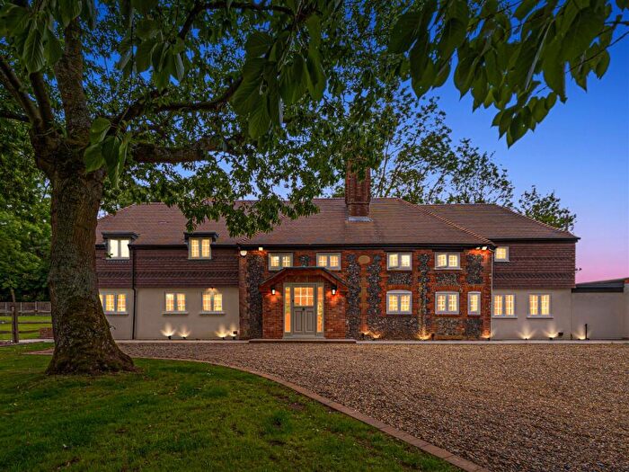 4 Bedroom Detached House For Sale In Nash Lane, Keston, Bromley, Greater London, BR2