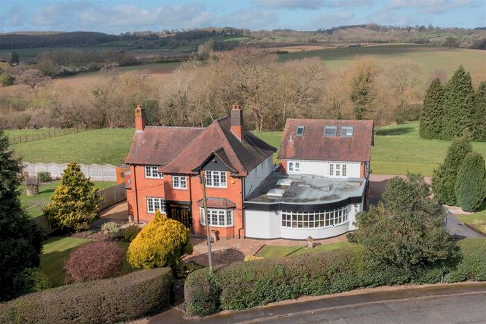 6 Bedroom Detached House For Sale In Redditch Road, Alvechurch, B48