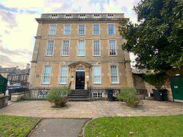 1 Bedroom Apartment To Rent In St. Margarets Street, BA15
