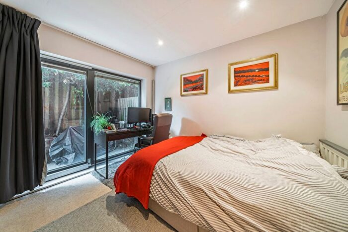 2 Bedroom Flat For Sale In Hillyard Street, London, SW9
