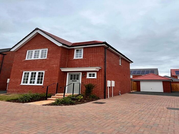 3 Bedroom House To Rent In St Georges Park, Binfield, Bracknell, RG42