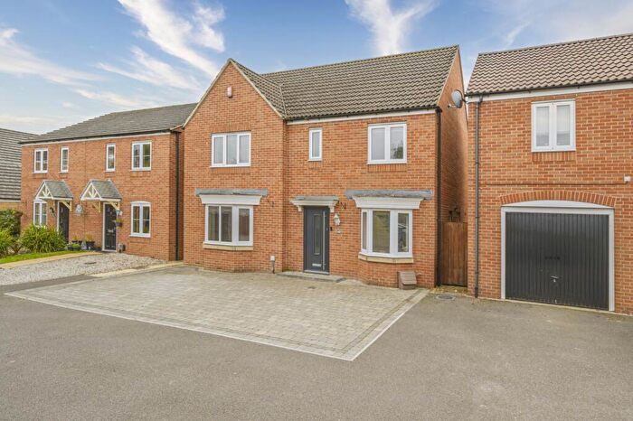 4 Bedroom Detached House For Sale In Sanders Close, Swindon, SN3