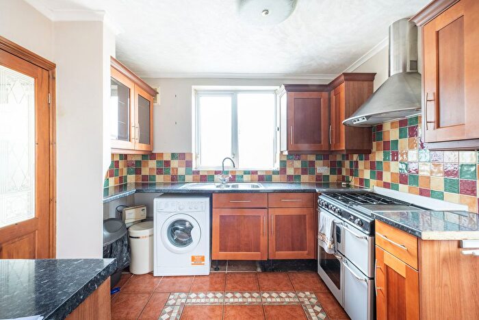 3 Bedroom Semi-Detached House For Sale In Glenister Road, Chesham, HP5