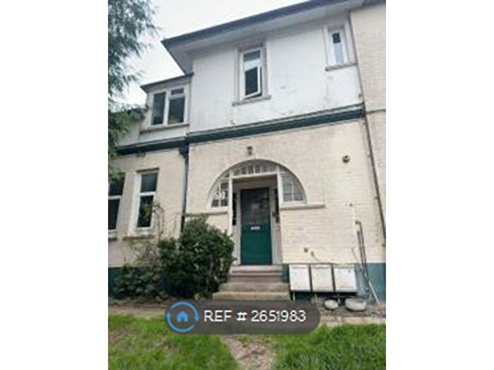2 Bedroom Flat To Rent In Surrey Road, Bournemouth, BH4