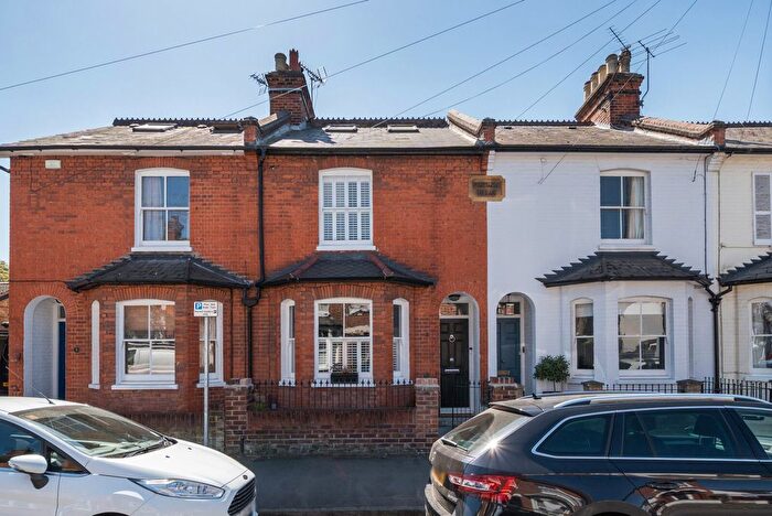 3 Bedroom Terraced House For Sale In Dorchester Road, Weybridge, KT13