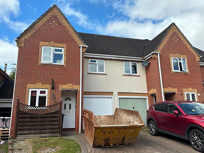 3 Bedroom End Of Terrace House To Rent In Borkum Close, Andover, SP10