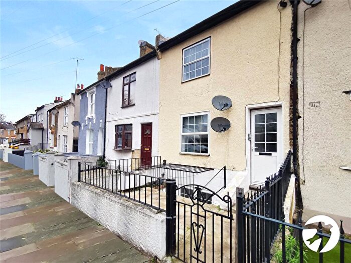 2 Bedroom Flat To Rent In Saunders Road, London, SE18