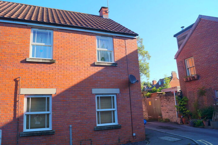 2 Bedroom Flat To Rent In Silver Street, Glastonbury, BA6